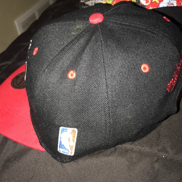 SnapBack fitted cap - Picture 2 of 3